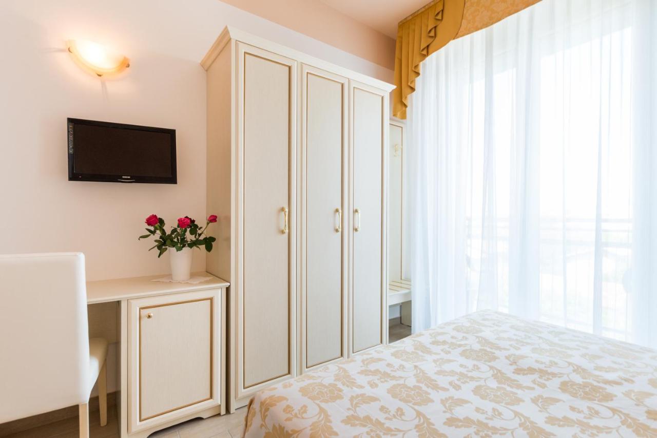 Hotel Miranda Bellaria-Igea Marina Exteriör bild