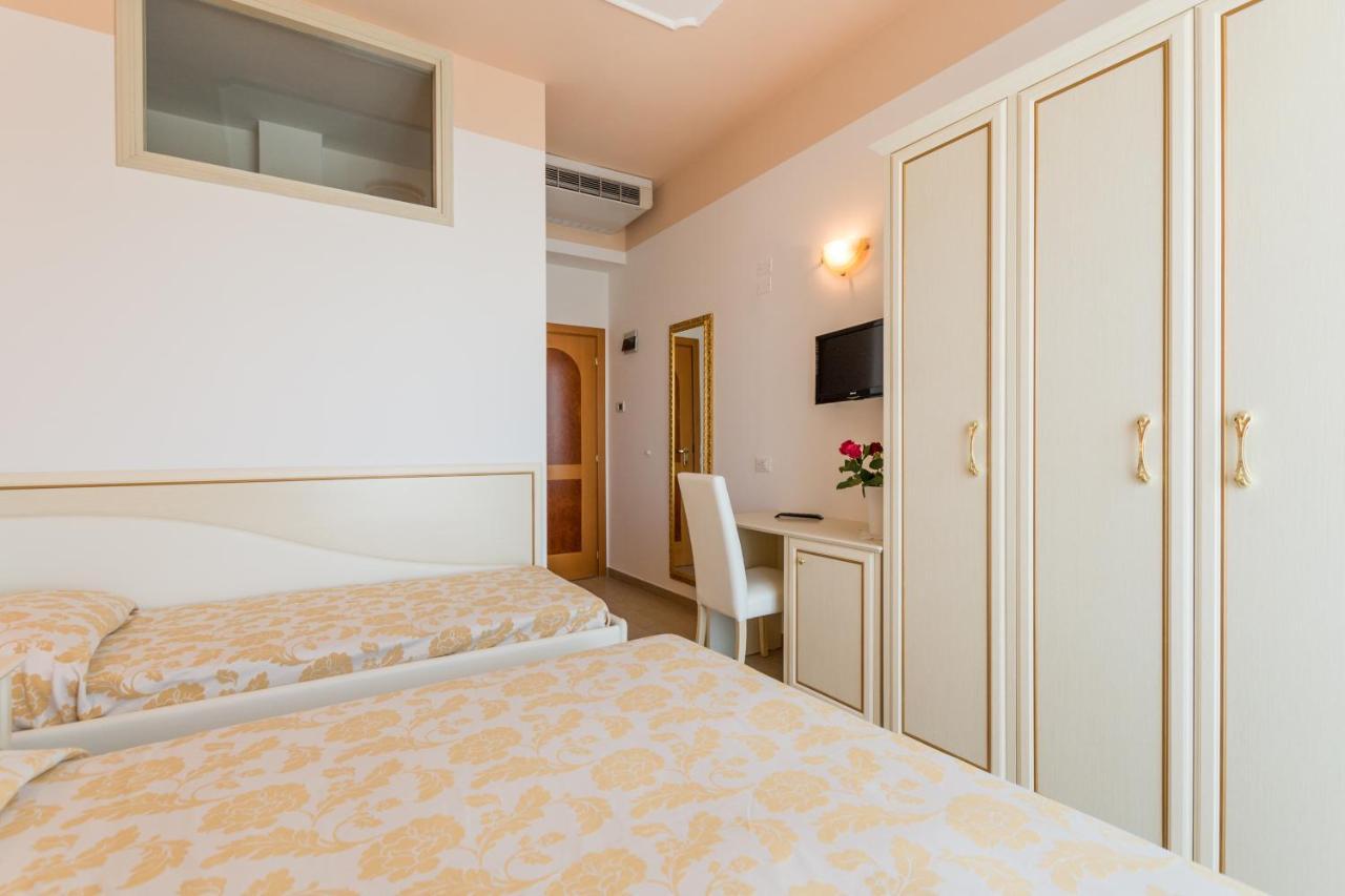 Hotel Miranda Bellaria-Igea Marina Exteriör bild